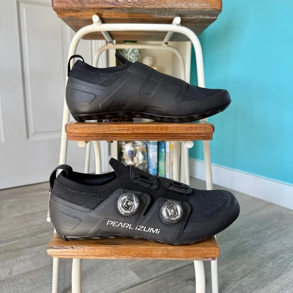 NEW without BOX Pearl Izumi Men's Black Cycling Shoes (size 7.5 US/40.5 EU)